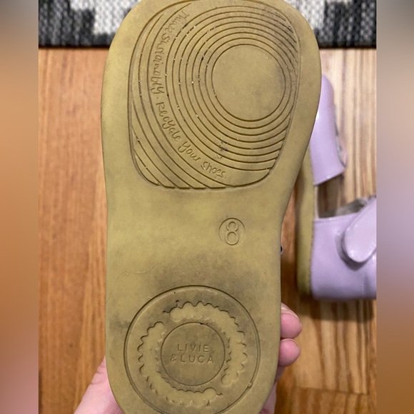 Livie & Luca Petal Mary Janes Size 8 (toddler). - Picture 4 of 5